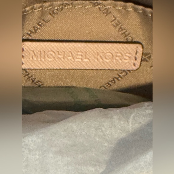 Michael Kors Jet Set Travel Dome Crossbody | New with Tags - Picture 7 of 11